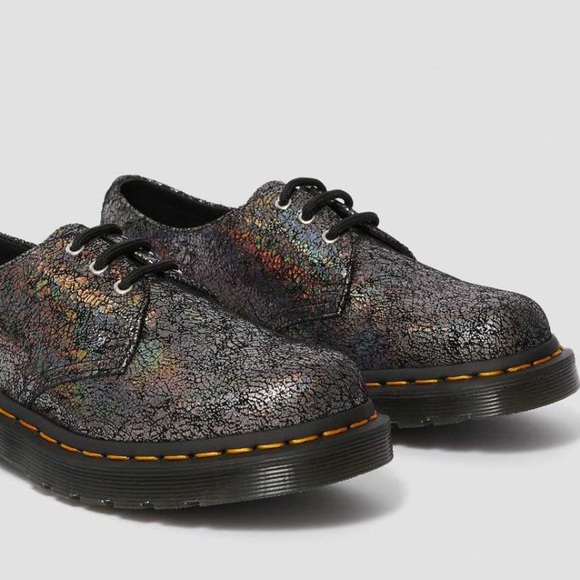 dr martens 1461 metallic